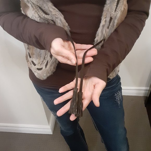 REAL/ GENUINE RABBIT Fur Vest- Excellent Condition- Like New- Soft Fur- Leather - Picture 4 of 9